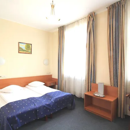 Irina Hotel 3*